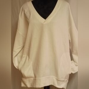 NWT Champion Women's White V-Neck Sweatshirt With Pockets Featuring Logo